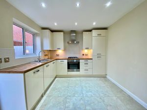 Kitchen/Diner- click for photo gallery